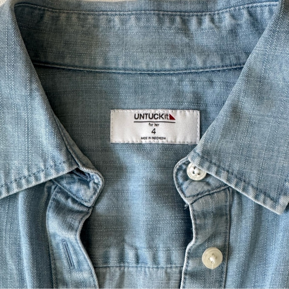 UNTUCKit Chambray Shirt Dress Sleeveless Button Front Tie Waist Blue Size 4 - Picture 2 of 6
